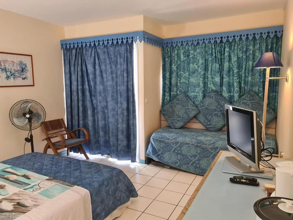 Studio Dans Residence Hoteliere Aux 3Ilets Pointe Du Bout Residence La Marina Carayou 레트루아질레 외부 사진