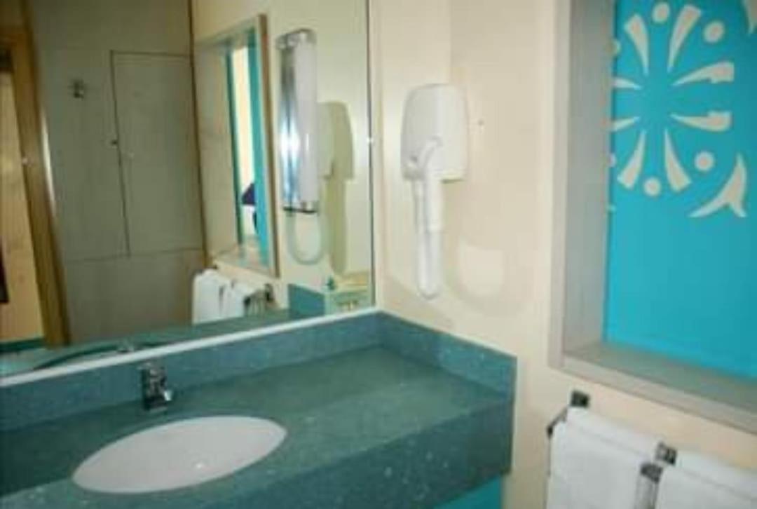 Studio Dans Residence Hoteliere Aux 3Ilets Pointe Du Bout Residence La Marina Carayou 레트루아질레 외부 사진