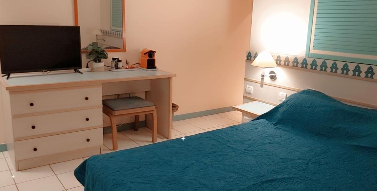 Studio Dans Residence Hoteliere Aux 3Ilets Pointe Du Bout Residence La Marina Carayou 레트루아질레 외부 사진